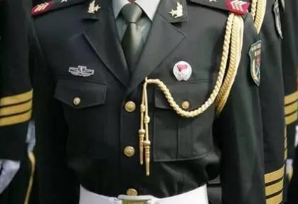 军装假人2.jpg